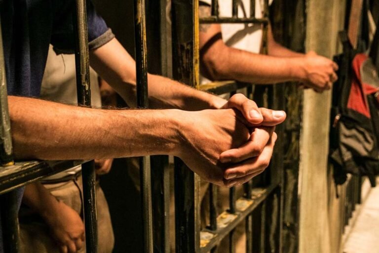 Delhi: सरकार का बड़ा फैसला, जेल में मौत होने पर मिलेंगे 7.5 लाख सवालों के घेरे में सेंट्रल जेल, बरामद हुआ ये सामान