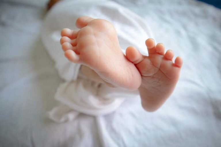 4 दिन के नवजात की लाखों में होने जा रही थी Deal, जानें कैसे हुआ Exposed