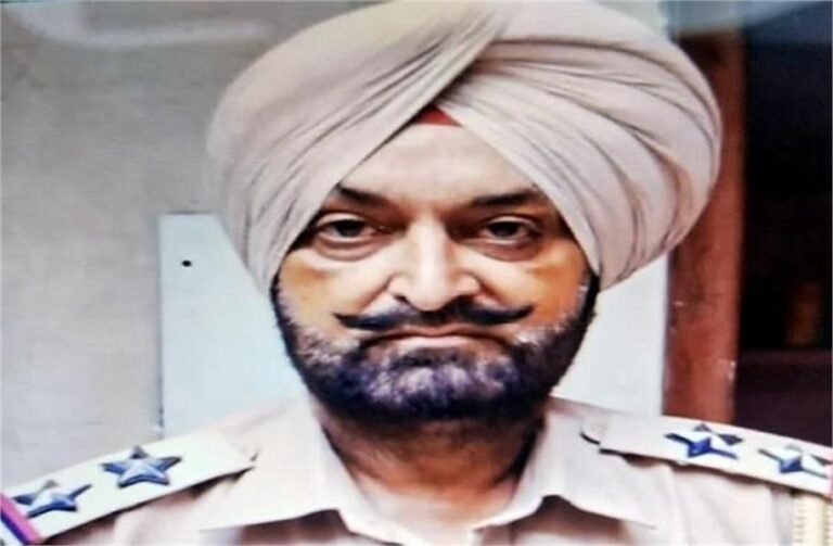 Punjab: संदिग्ध परिस्थितियों में इंस्पेक्टर का शव बरामद, फैली सनसनी संदिग्ध परिस्थितियों में इंस्पेक्टर का शव बरामद, फैली सनसनी