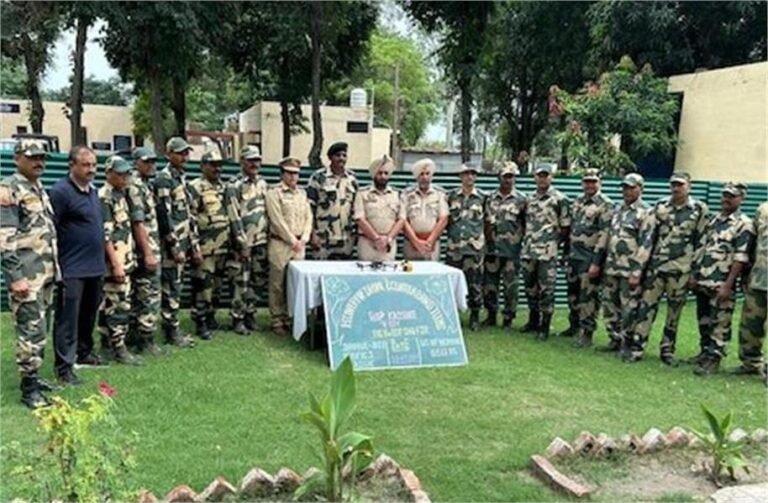 एक बार फिर भारत-पाक बॉर्डर पर Drone की दस्तक, BSF ने फायरिंग कर खदेड़ा