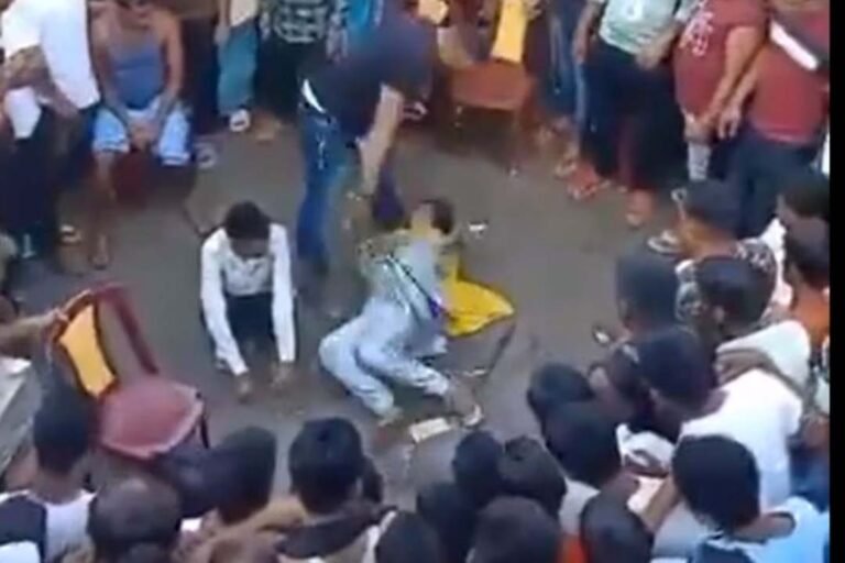 Open hooliganism in Bengal: बंगाल में शरेआम गुंडागर्दी, जनता के बीच औरत की पिटाई, पढें Open hooliganism in Bengal
