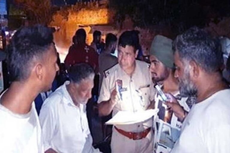 Punjab: Local Police को सूचना दिए बगैर एनकाउंटर इंटेलिजेंस टीम ने युवक को उठाया, मामला गरमाया Local Police को सूचना दिए बगैर एनकाउंटर इंटेलिजेंस टीम ने युवक को उठाया, मामला गरमाया