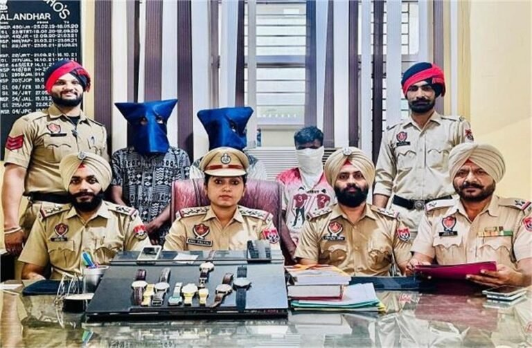 पुलिस के हाथ लगी कामयाबी, कीमती सामान सहित 4 काबू