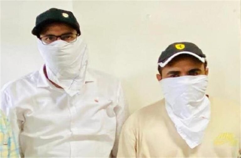 Chandigarh: विजिलेंस ने जाल बिछा कसा शिकंजा, फौजी से रिश्वत लेते 2 ऑडिटर रंगे हाथों गिरफ्तार विजिलेंस ने जाल बिछा कसा शिकंजा, फौजी से रिश्वत लेते 2 ऑडिटर रंगे हाथों गिरफ्तार