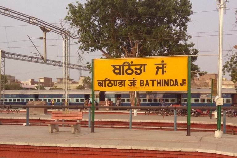 Bathinda से सुबह 5 बजे के बाद नहीं चलती कोई ट्रेन, यात्री हो रहे परेशान