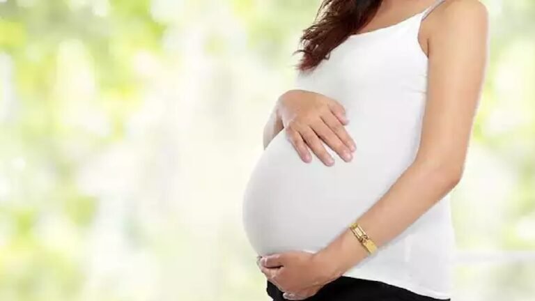 Punjab: गर्भवती महिला को बस ने मारी टक्कर, इलाज के दौरान हुई मौ’त गर्भवती महिला को बस ने मारी टक्कर, इलाज के दौरान हुई मौ'त