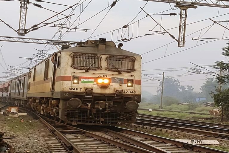 Punjab: देश-भर में आज किसानों का चक्का जाम, Punjab में जानें किन Stations पर रोकेंगे Trains और कब तक Jalandhar नहीं आएगी Shatabdi और शान-ए-पंजाब सहित कई Trains