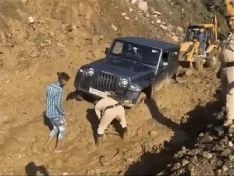 Himachal News: हिमाचल में फंसे पंजाब, चंडीगढ़ के Tourist, लगा लंबा जाम हिमाचल में फंसे पंजाब, चंडीगढ़ के Tourist, लगा लंबा जाम