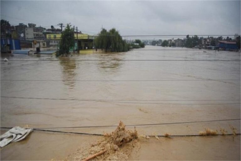 National: नेपाल में बाढ़ ने मचाई तबाही, 50लोगों की मौत नेपाल में बाढ़ ने मचाई तबाही, 50लोगों की मौत