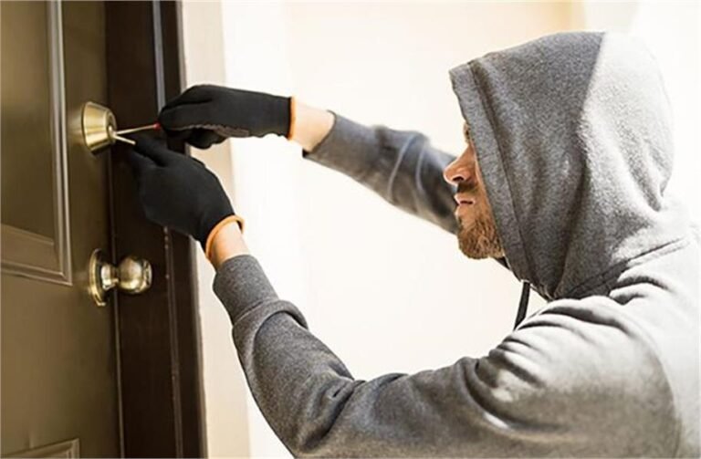 निजी स्कूल Teacher के घर चोरों ने बोला धावा, उड़ाई हजारों की नकदी व गहने