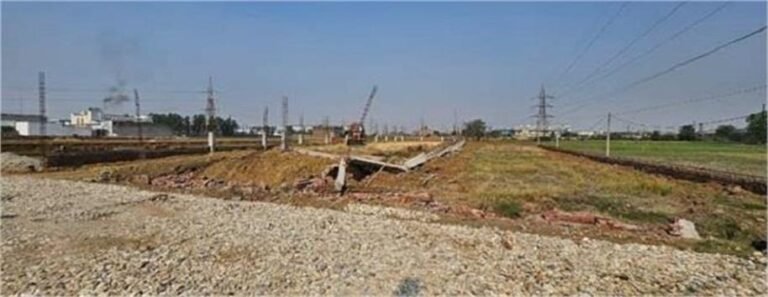 अफसरों को Warning देने के बाद खुद फील्ड में उतरे कमिश्नर, हो रहा सख्त Action