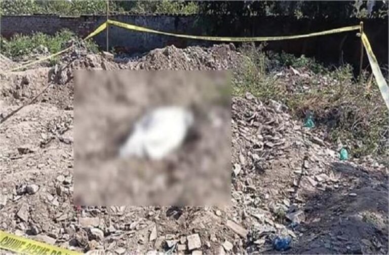 Amritsar में दिल दहला देने वाला मामला, इस हालत में मिली महिला, मौके पर Police Amritsar में दिल दहला देने वाला मामला, इस हालत में मिली महिला, मौके पर Police