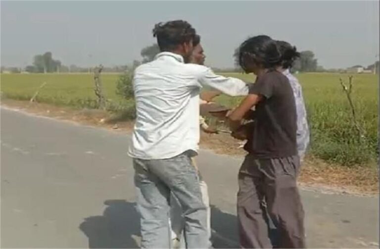 Punjab: एक गलत Comment ने मचा दिया बवाल, बना दी Video और फिर …, पढ़ें पूरा मामला एक गलत Comment ने मचा दिया बवाल, बना दी Video और फिर ..., पढ़ें पूरा मामला