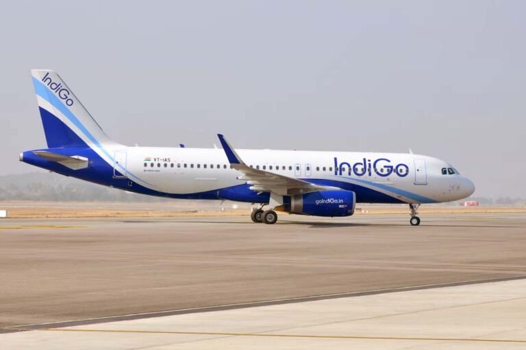 Chandigarh Airport पर Flight में बम! यात्रियों को निकाला जा रहा बाहर Bomb Threat