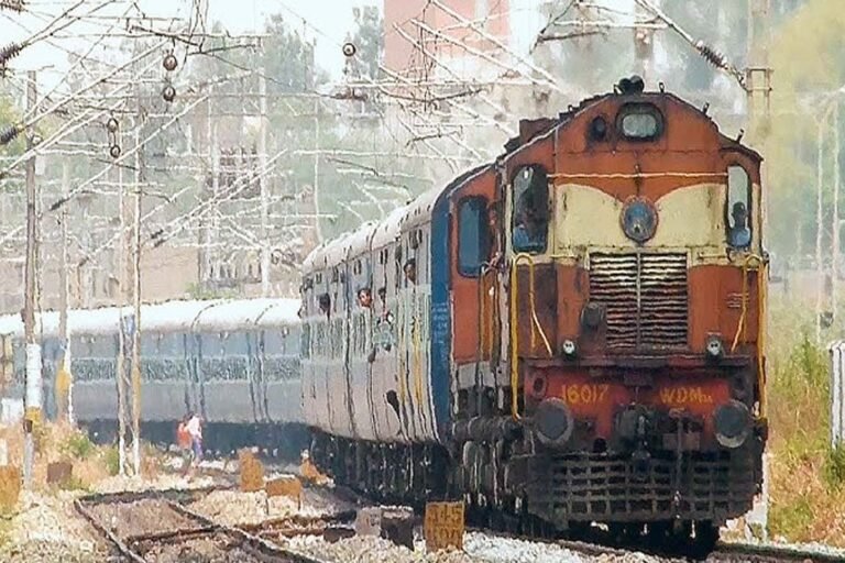 Train Cancelled: आज से 31 दिसंबर तक रद्द हुई Trains, यहां देखें पूरी List… आज से 31 दिसंबर तक रद्द हुई Trains, यहां देखें पूरी List...