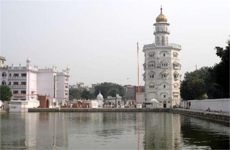 Punjab: श्री दरबार साहिब के पास गुरुद्वारा बाबा अटल राय साहिब में चौंकाने वाली घटना श्री दरबार साहिब के पास गुरुद्वारा बाबा अटल राय साहिब में चौंकाने वाली घटना