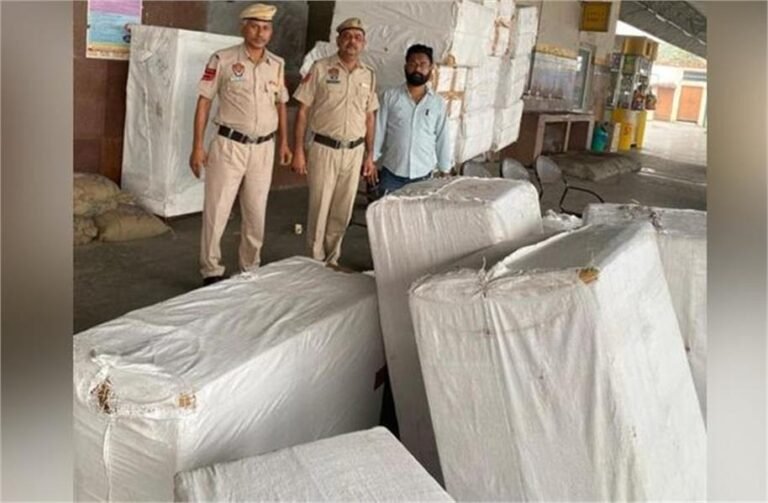 Jalandhar रेलवे स्टेशन पर मचा हड़कंप, दिल्ली से जम्मू कश्मीर जा रही ट्रेन में...