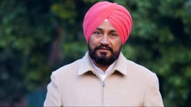 महिलाओं पर दिए बयान पर बुरे फंसे MP Charanjit Channi, जारी हुआ Notice