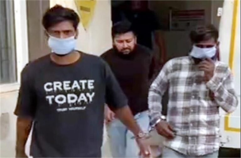 पुलिस की कार्रवाई, सीमावर्ती गांवों से करोड़ों की हेरोइन सहित 2 युवक गिरफ्तार