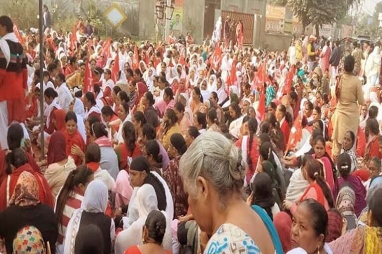 सांसद रवनीत बिट्टू की कोठी के बाहर जबरदस्त प्रदर्शन, भारी पुलिस बल तैनात