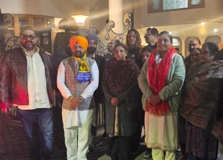 समाज सेवक दीपक मित्तल ने अलग अलग वार्ड मे जाकर उमीद्वारो के लिये किया चुनाव प्रचार